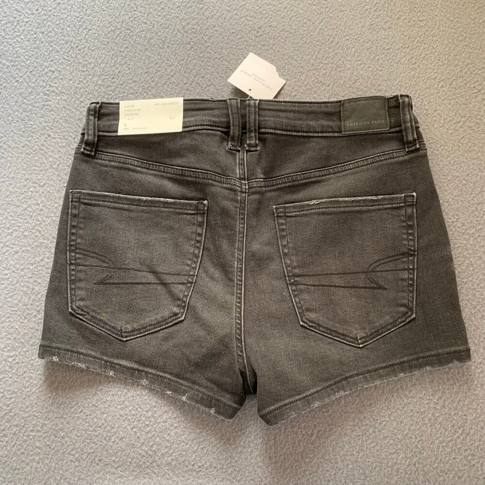 NWT American Eagle Super High Rise Shortie Shorts Size 6 Black Stretch Denim 28W - Picture 3 of 7